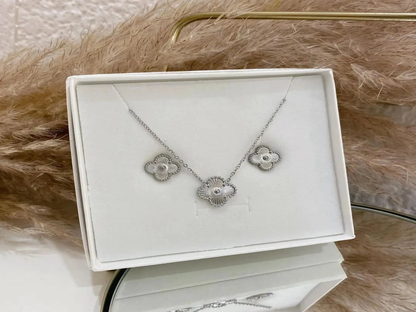 SET DE ACCESORIOS DE TRÉBOL