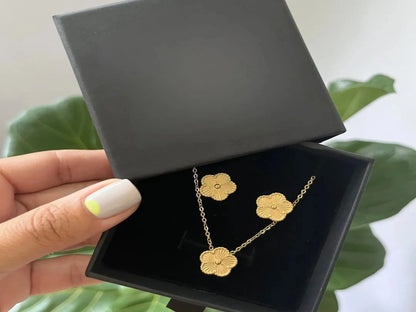 SET DE ACCESORIOS DE TRÉBOL
