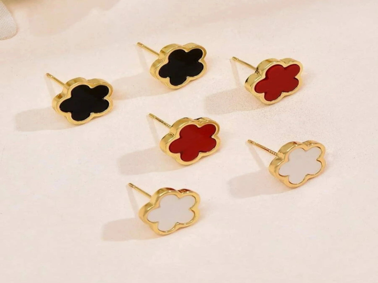 ARETES DE TRÉBOL