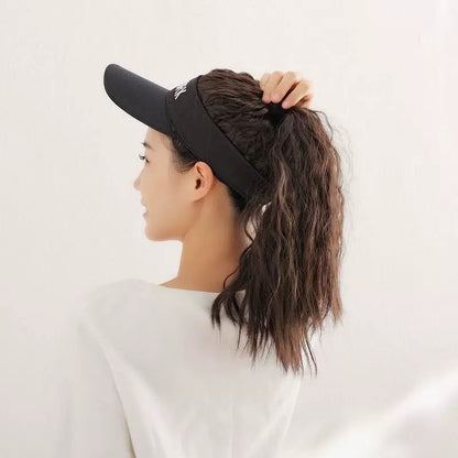 GORRA CON PELUCA INTEGRADA